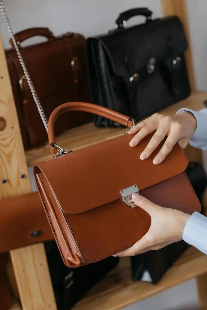 Leather Goods Manufacturer & Exporter in India | Apex Leather Goods